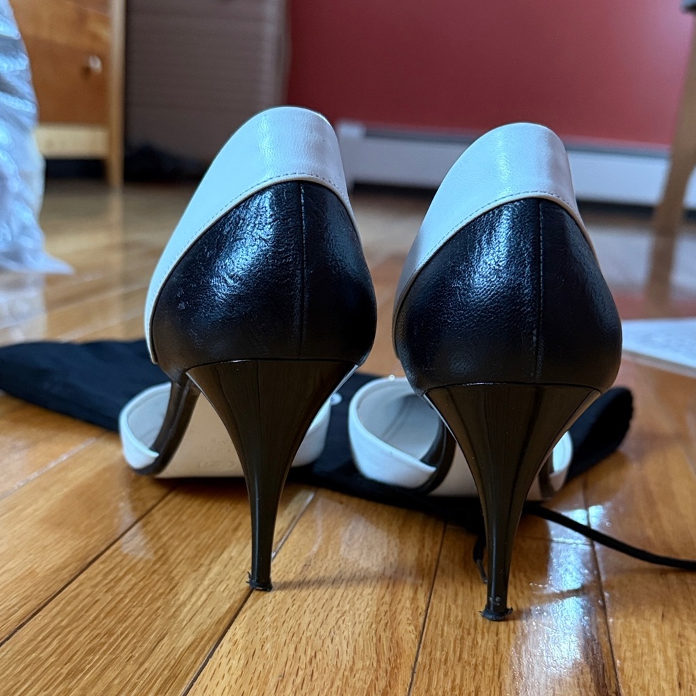 CHANEL Tuxedo Kitten Heels - Picture 4 of 6